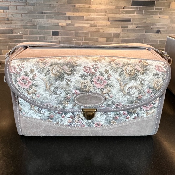VINTAGE French Luggage Company gray suede makeup case - Picture 6 of 7